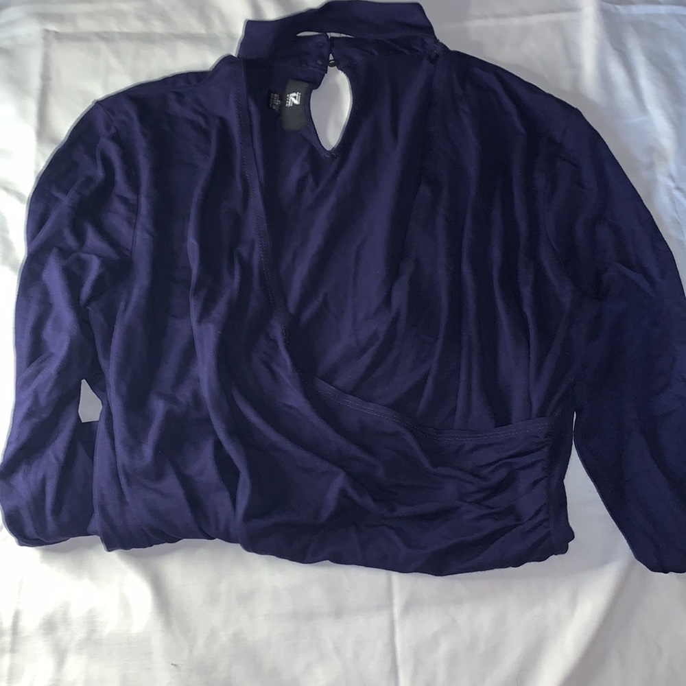 Size XL BUNDLE BRANDS NCLUDE- FOREVER 21 SONOMA, n IZ BYER 2 tops n 1 jean